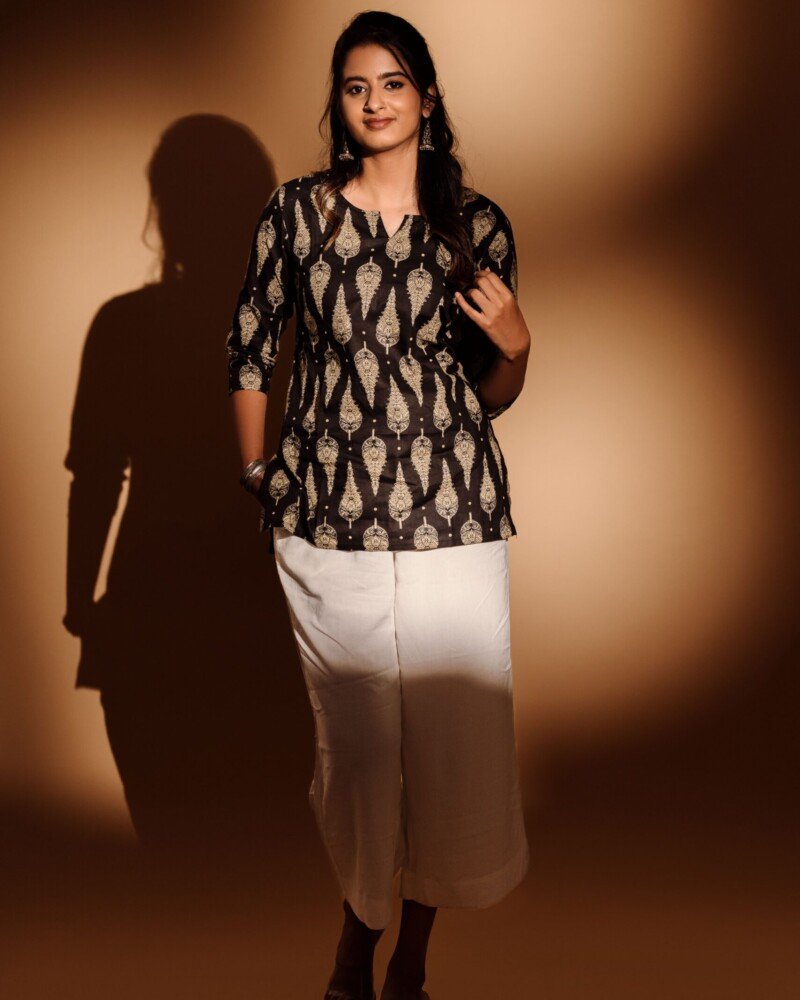 Onyx Feather Print Tunic